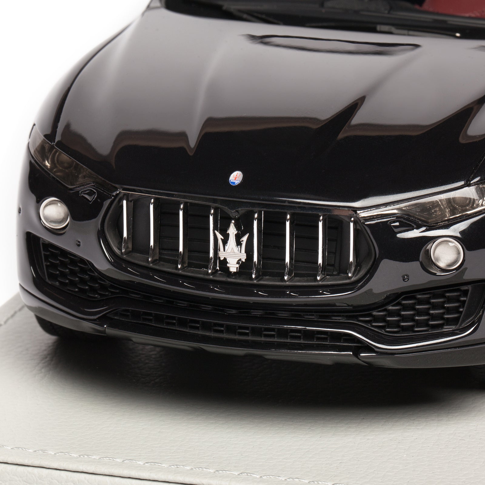 B.B.R MASERATI Levante 純正 ミニカー 1/18 黒 赤 ブラック